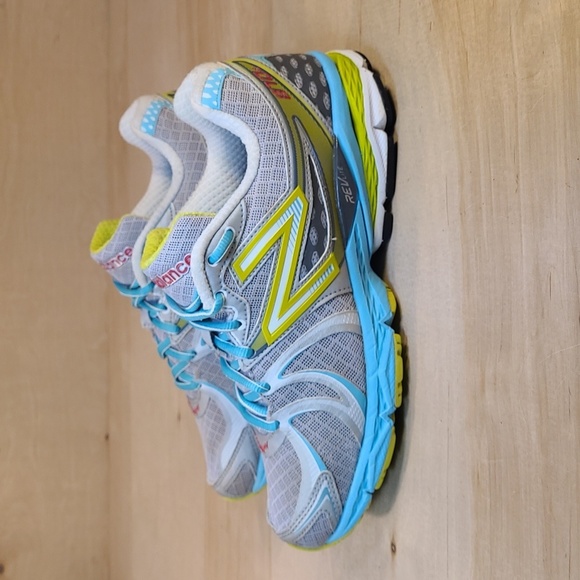 New Balance 870v2 Rev Lite Athletic Shoes - Picture 4 of 10